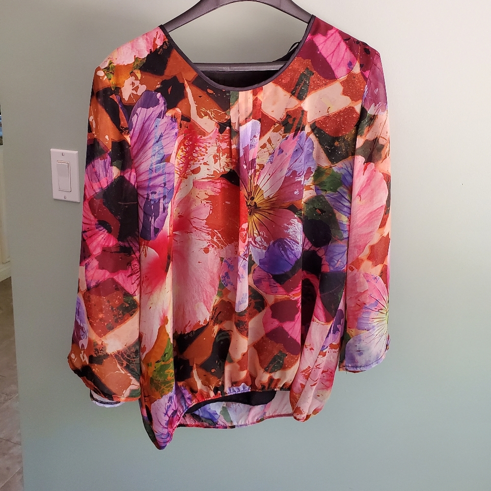 Round Neck Long Sleeve Blouse Floral Print  with  underlining, silk, new